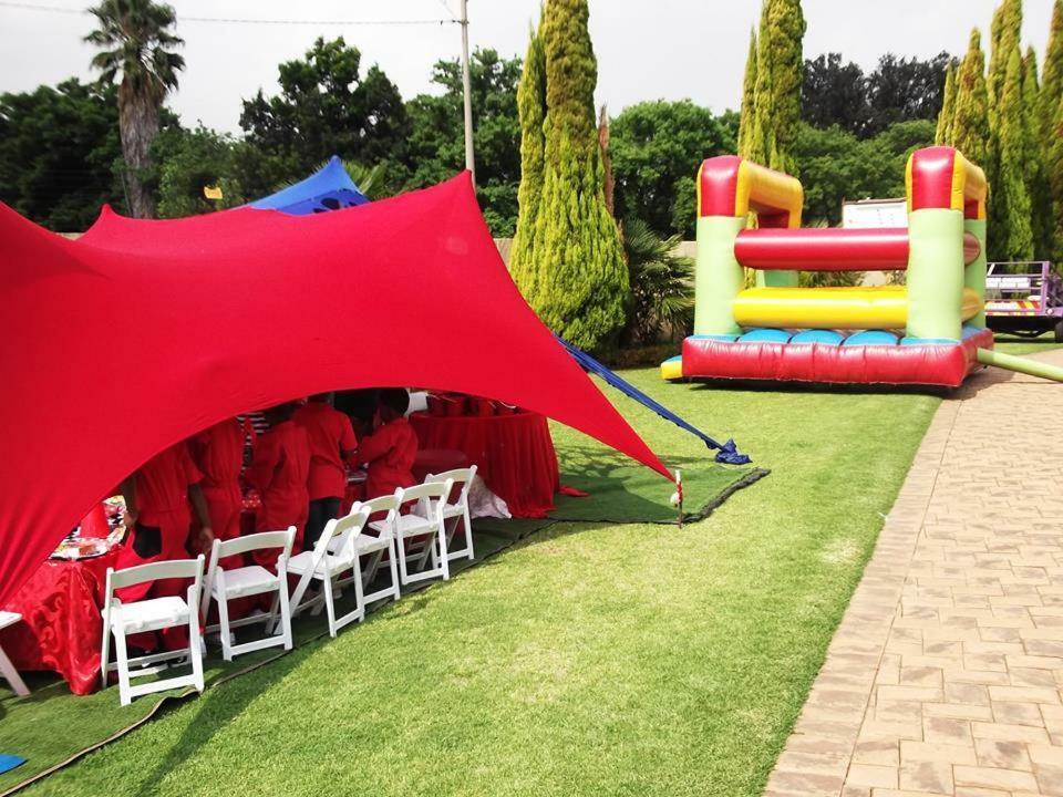 African Crest Guest House Vereeniging Exterior foto